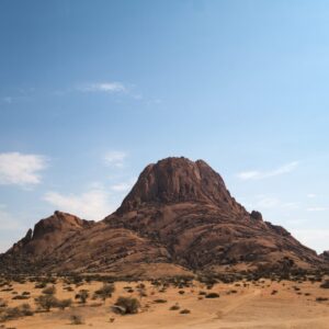 Excursion Spitzkoppe et Moon Landscape : arche rocheuse et pic de granit