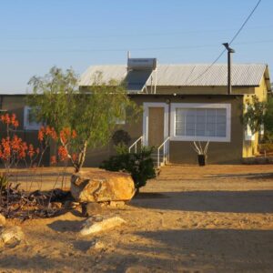 Aloe Rock House: house among the rocks