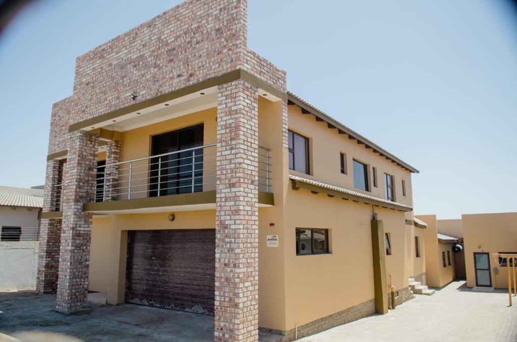 Atlantic Desertview Guesthouse Swakopmund: brick building exterior