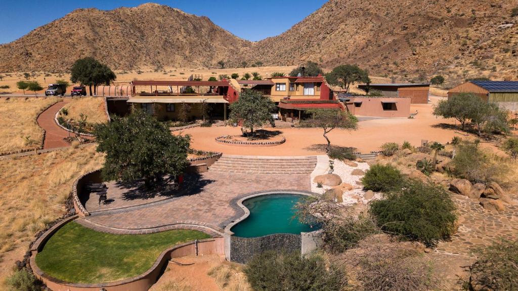Barkhan Dune Retreat, accommodation near Solitaire, Namibia
