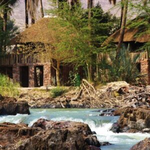 Epupa Falls Lodge: lodge on the Kunene riverbank