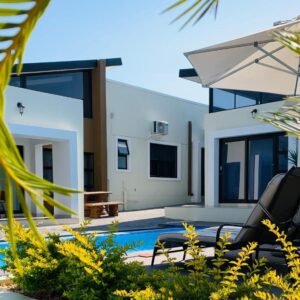 Essence Lifestyle Self-Catering Accommodation, Windhoek: villa and swimming pool