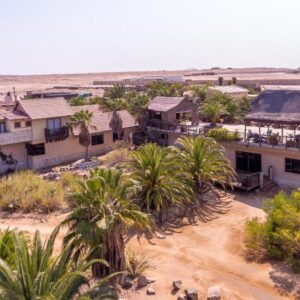 Gecko Ridge, Swakopmund: aerial view of the property and palm trees