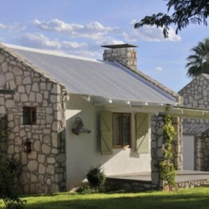 Gondwana Kalahari Farmhouse: stone farmhouse exterior