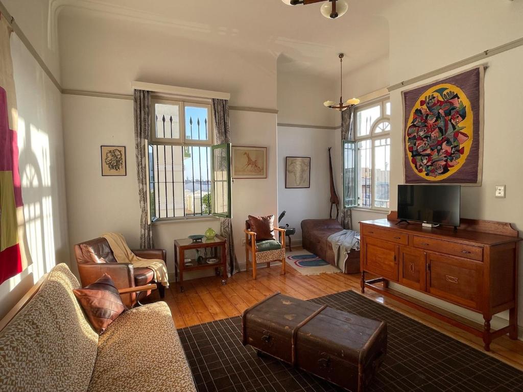 Historic Boutique Apartment Beachwalker, Swakopmund: living area