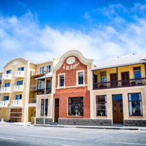 Hotel A la Mer Swakopmund: hotel building on the street frontage