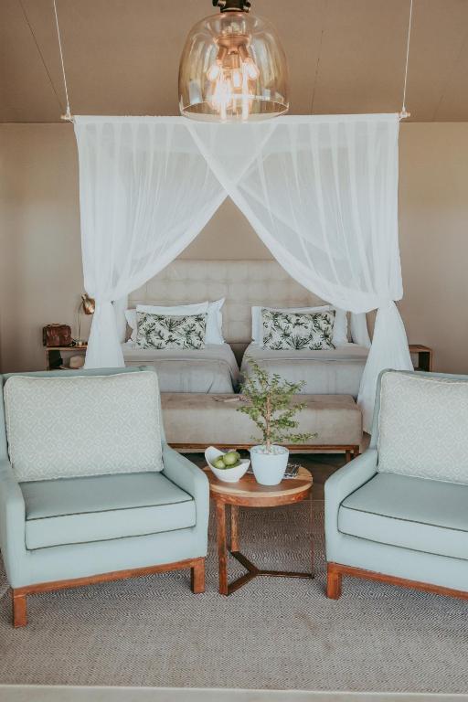 Kifaru Luxury Lodge, accommodation near Outjo, Namibia