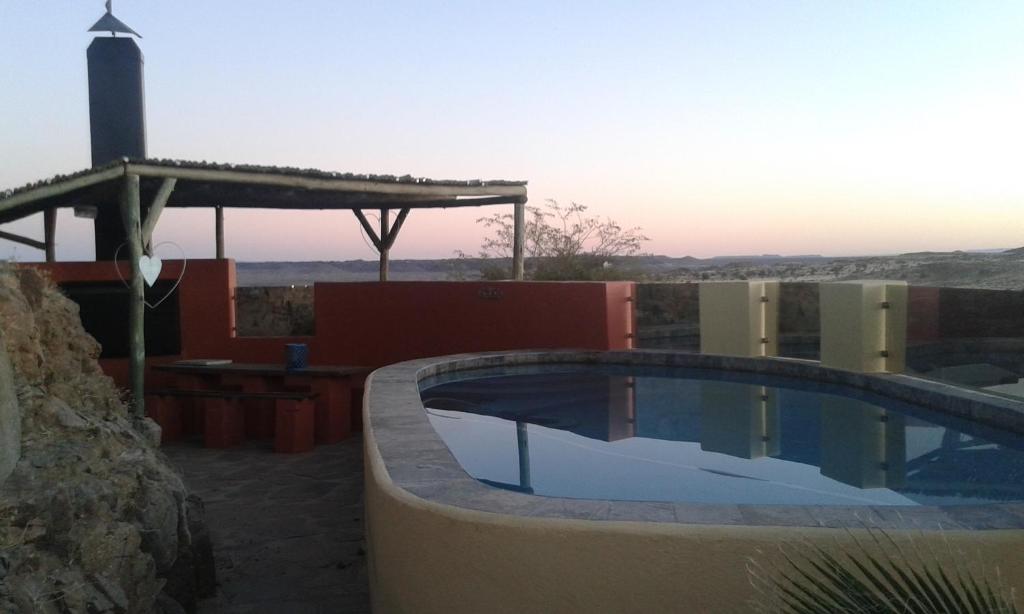 Larochelle Guesthouse: guesthouse and swimming pool