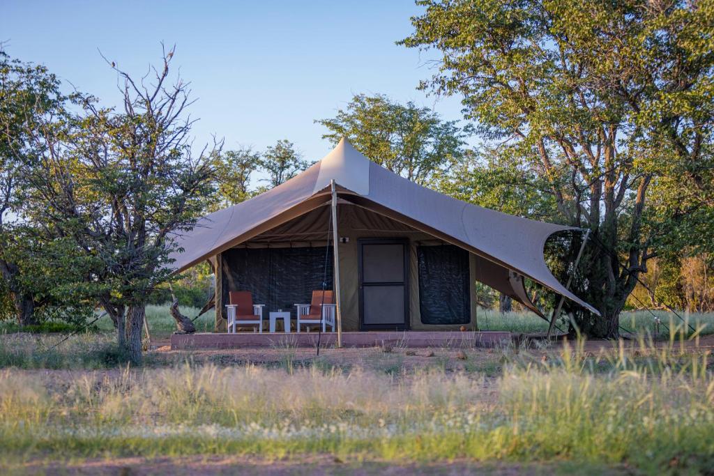 Malansrus Tented Camp: safari tent in the camp grounds