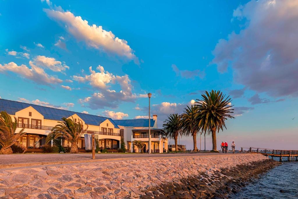 Protea Hotel by Marriott Walvis Bay Pelican Bay: hotel buildings on the waterfront