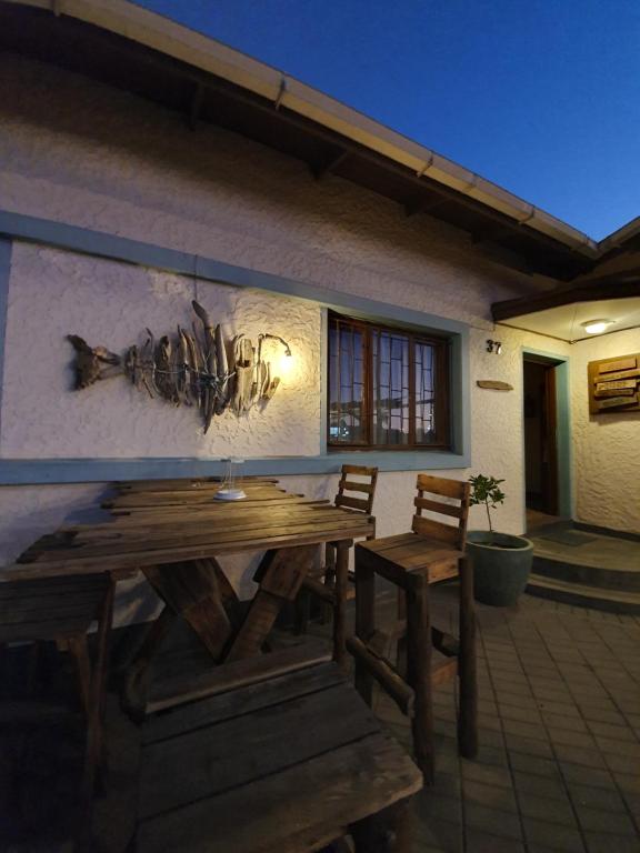 Salty Jackal Surf Camp Swakopmund: outdoor patio seating