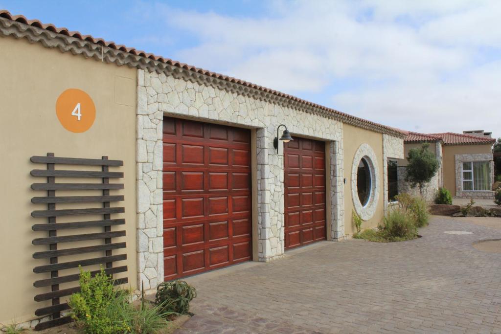Sandy Greens Villa, Swakopmund: exterior de la villa