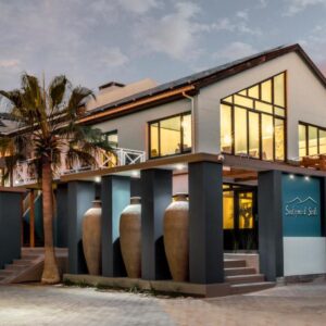 Swakopmund Sands Hotel: property exterior with palm tree