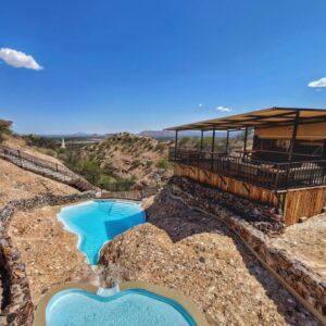 Ugab Terrace Lodge: lodge and pools above the valley