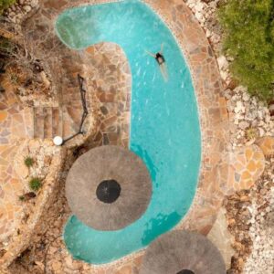 Vingerklip Lodge: swimming pool in the lodge grounds