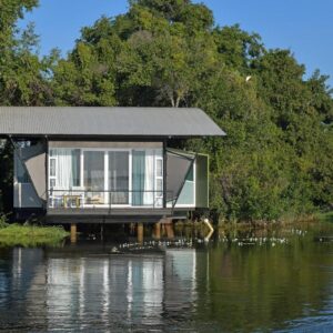 Zambezi Mubala Lodge: lodge on the Zambezi riverbank